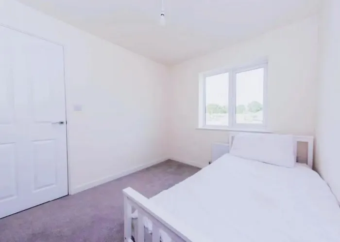 Casa vacanze Spacious Townhouse For Contractors And Families