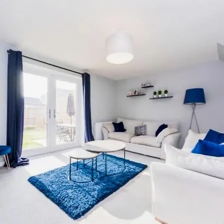 Spacious Townhouse For Contractors And Families 度假居 *