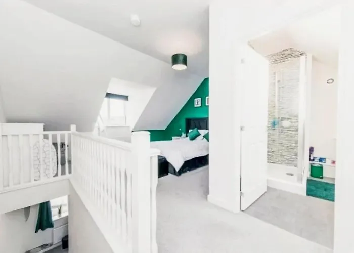 Semesterbostad Spacious Townhouse For Contractors And Families *