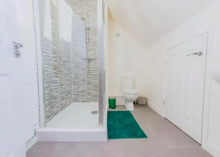 Semesterbostad Spacious Townhouse For Contractors And Families *