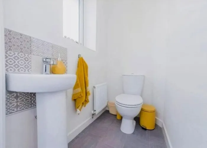 Semesterbostad Spacious Townhouse For Contractors And Families Leeds (West Yorkshire)